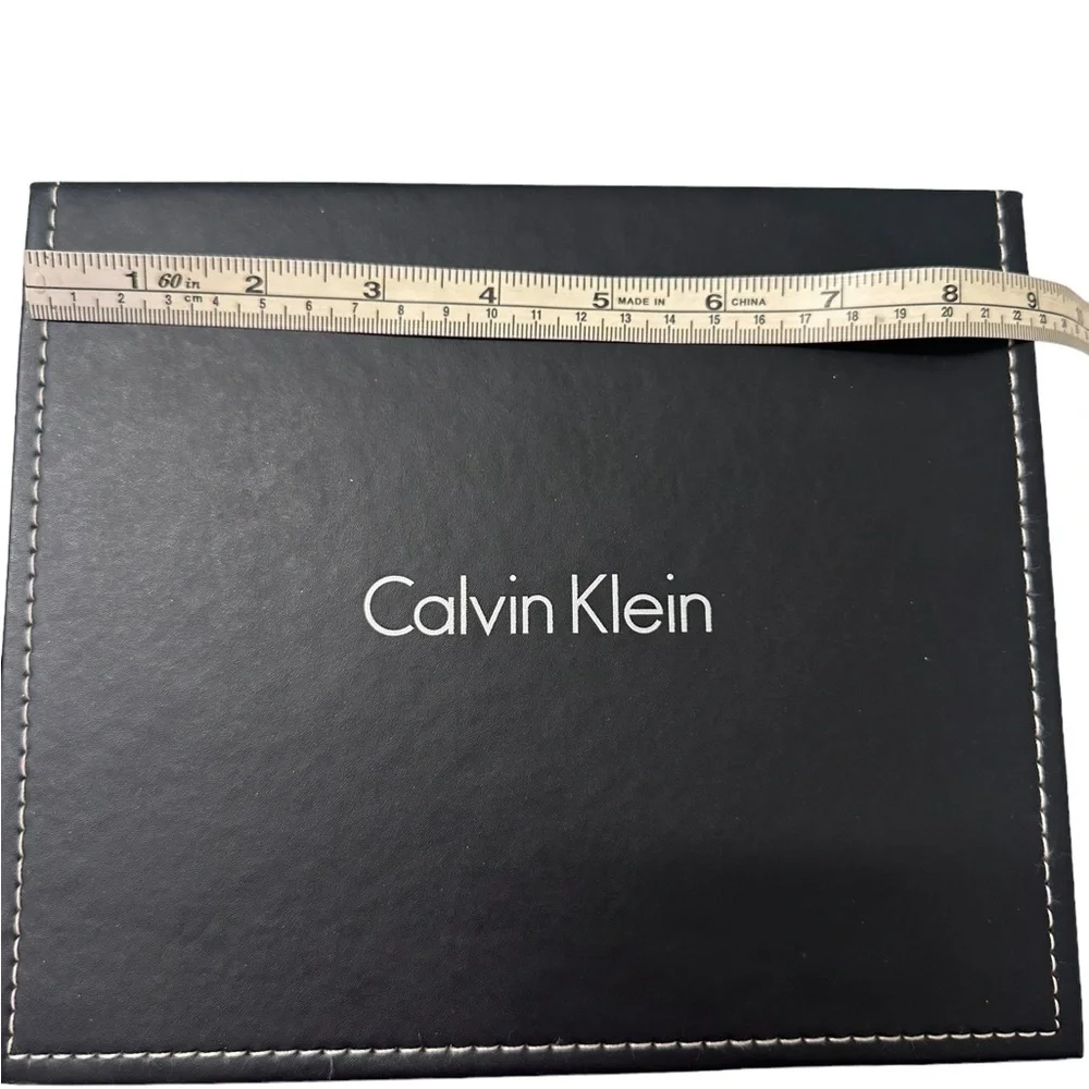 Calvin Klein calvin klein
